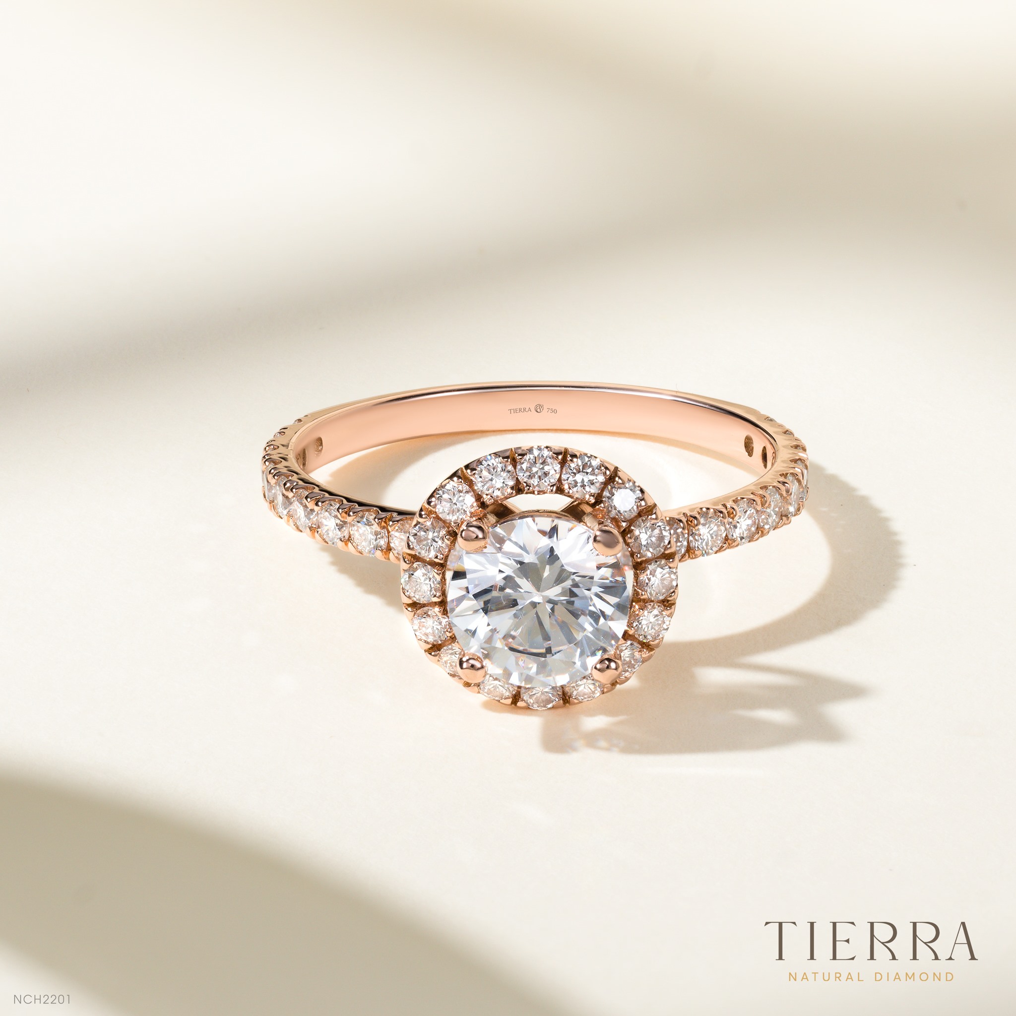 Nhẫn cầu hôn vàng hồng sang trọng, hiện đại và nồng ấm